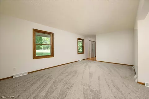 Living - 2652 Blake Rd, Wadsworth, OH 44281 photo 1 of 3
