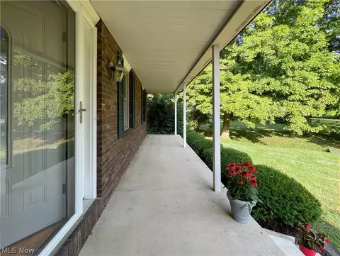 Exterior - 2652 Blake Rd, Wadsworth, OH 44281 photo 3 of 10