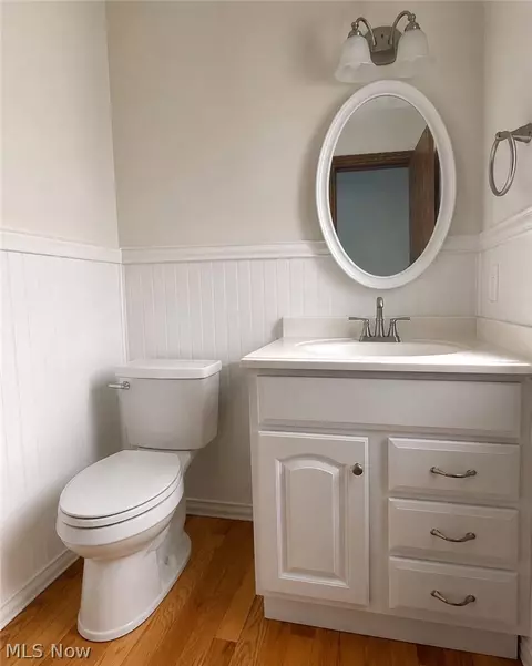 Bath - 2652 Blake Rd, Wadsworth, OH 44281 photo 1 of 3
