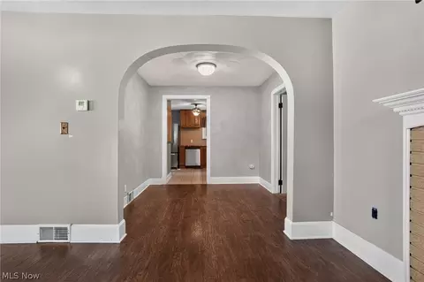 Entry Way - 3912 Lake Rd W, Saybrook, OH 44004 photo 10 of 12