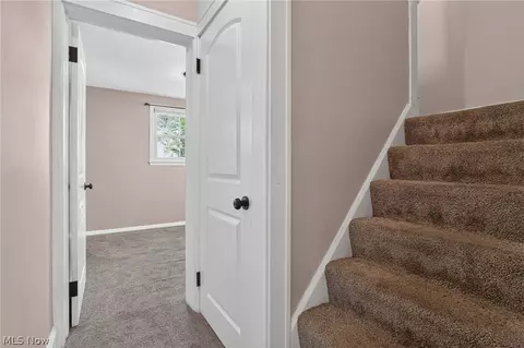Entry Way - 3912 Lake Rd W, Saybrook, OH 44004 photo 4 of 12