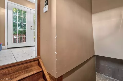 Entry Way - 3912 Lake Rd W, Saybrook, OH 44004 photo 11 of 12