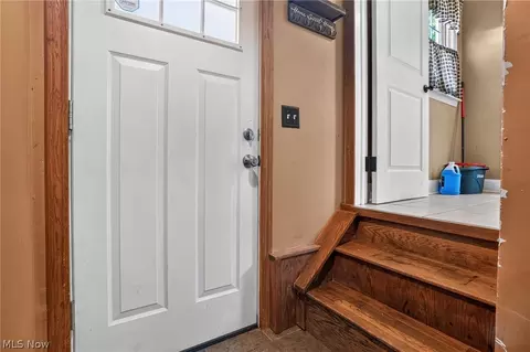 Entry Way - 3912 Lake Rd W, Saybrook, OH 44004 photo 8 of 12