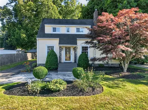 Exterior - 3912 Lake Rd W, Saybrook, OH 44004 photo 2 of 12