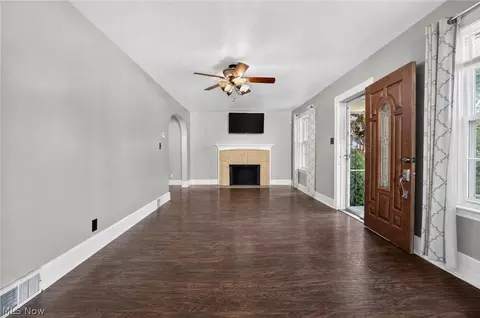 Living - 3912 Lake Rd W, Saybrook, OH 44004 photo 2 of 3