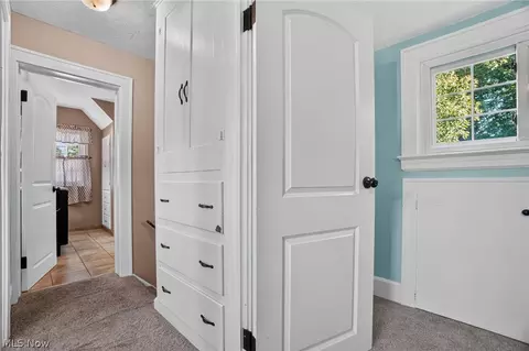 Entry Way - 3912 Lake Rd W, Saybrook, OH 44004 photo 5 of 12