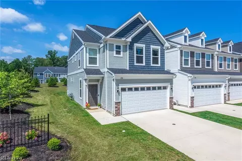 798 N Greenway Dr, Westlake, OH 44145