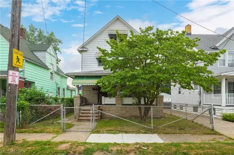 3151 W 105th St, Cleveland, OH 44111