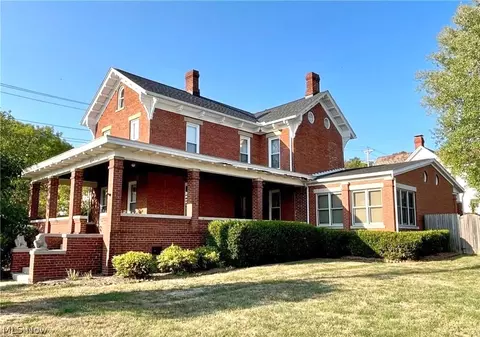 634 8th St, Marietta, OH 45750