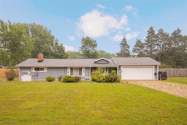 12762 Saint James Dr, Mantua, OH 44255