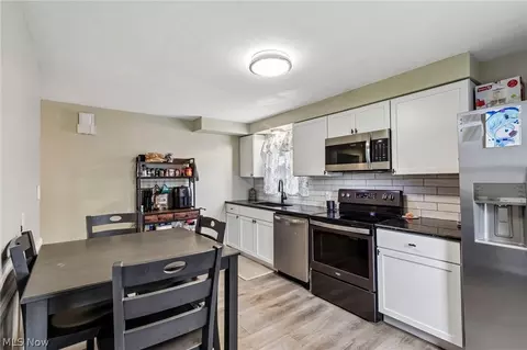 Kitchen - 4603 Southern Blvd, Boardman, OH 44512 photo 2 of 4
