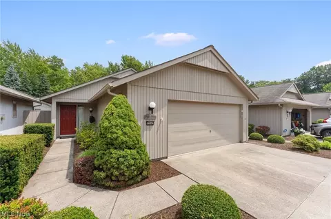 12647 Ionia Ct, Strongsville, OH 44149
