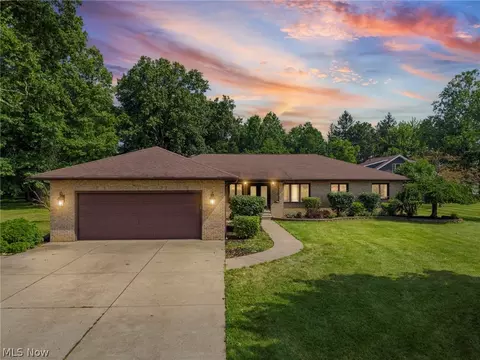 Exterior - 2109 E Pleasant Valley Rd, Seven Hills, OH 44131 photo 1 of 4