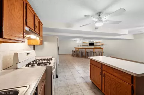 Kitchen - 2109 E Pleasant Valley Rd, Seven Hills, OH 44131 photo 7 of 7