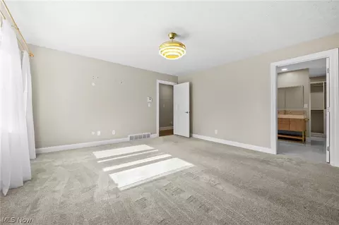 Bedroom - 2109 E Pleasant Valley Rd, Seven Hills, OH 44131 photo 1 of 5