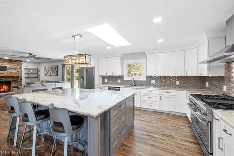 Kitchen - 2109 E Pleasant Valley Rd, Seven Hills, OH 44131 photo 3 of 7