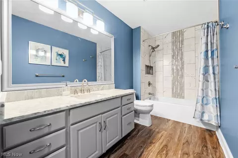 Bath - 2109 E Pleasant Valley Rd, Seven Hills, OH 44131 photo 5 of 7