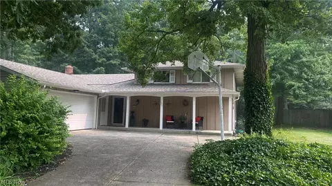 27561 Linwood Cir, North Olmsted, OH 44070