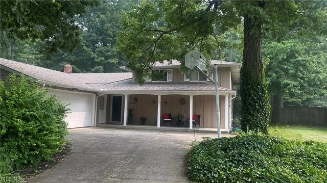 27561 Linwood Cir, North Olmsted, OH 44070