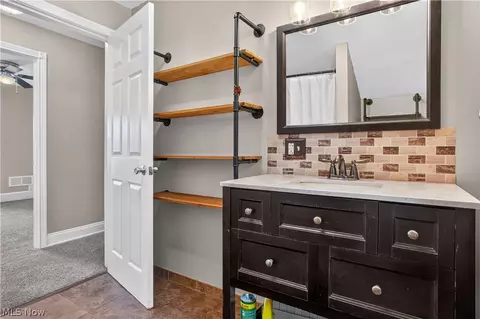 Bath - 3320 Ridgewood Ave, Ashtabula, OH 44004 photo 2 of 4