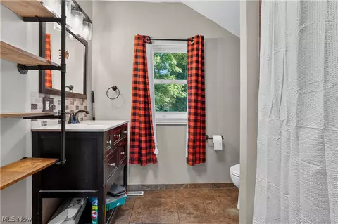 Bath - 3320 Ridgewood Ave, Ashtabula, OH 44004 photo 4 of 4