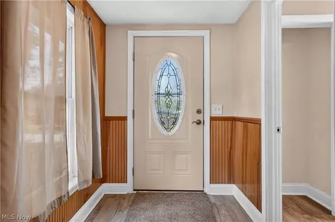 Entry Way - 3320 Ridgewood Ave, Ashtabula, OH 44004 photo 1 of 7