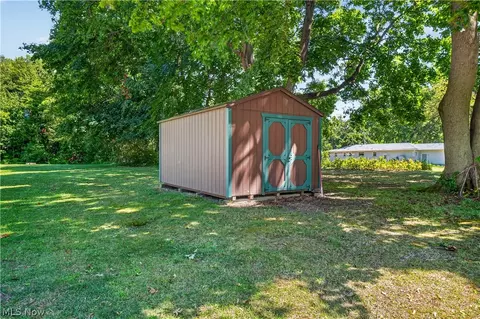 Exterior - 3320 Ridgewood Ave, Ashtabula, OH 44004 photo 6 of 10
