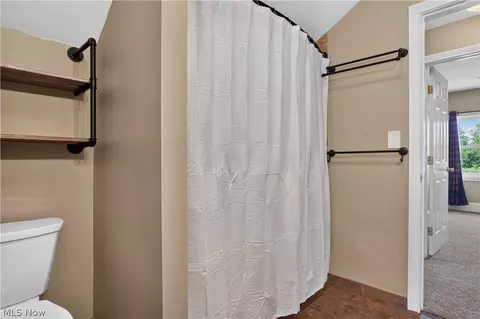 Bath - 3320 Ridgewood Ave, Ashtabula, OH 44004 photo 3 of 4
