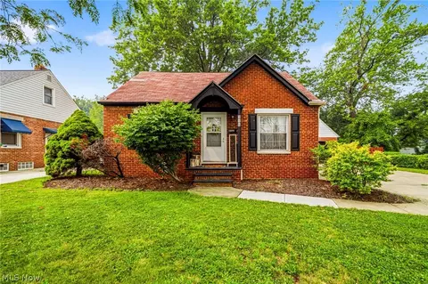 316 E 327th St, Willowick, OH 44095