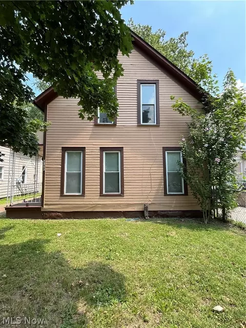 2053 W 95th St, Cleveland, OH 44102
