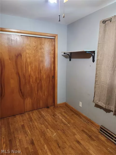 Bedroom - 306 E Beech St, Alliance, OH 44601 photo 2 of 3