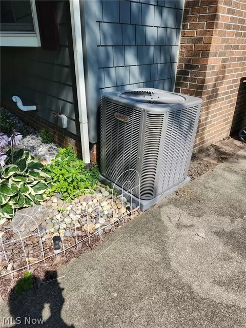 Exterior - 306 E Beech St, Alliance, OH 44601 photo 1 of 2