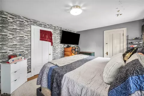 Bedroom - 6802 Ackley Rd, Parma, OH 44129 photo 3 of 4