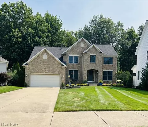 33606 Saint Francis Dr, Avon, OH 44011