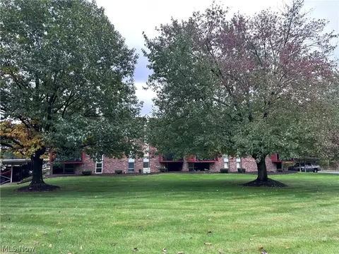 3080 N River Rd NE #J3, Warren, OH 44483