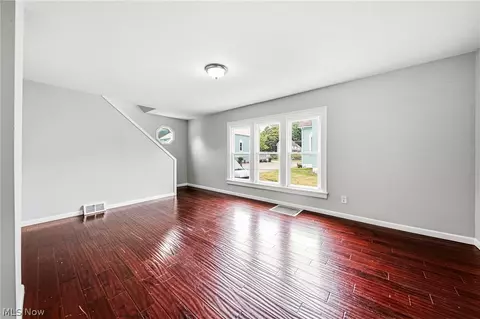 Living - 1415 W 9th St, Ashtabula, OH 44004 photo 3 of 5