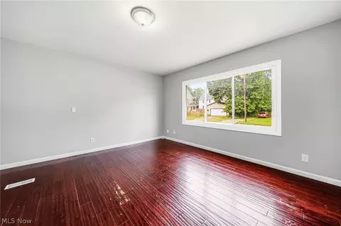 Living - 1415 W 9th St, Ashtabula, OH 44004 photo 5 of 5