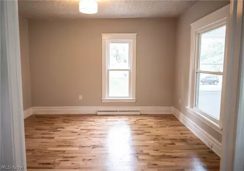 Living - 5947 Washington Blvd, Ashtabula, OH 44004 photo 2 of 2