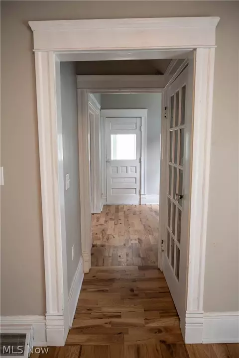 Entry Way - 5947 Washington Blvd, Ashtabula, OH 44004 photo 3 of 3