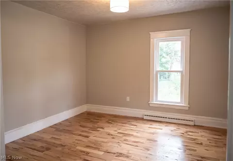 Bedroom - 5947 Washington Blvd, Ashtabula, OH 44004 photo 1 of 3