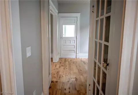 Entry Way - 5947 Washington Blvd, Ashtabula, OH 44004 photo 2 of 3