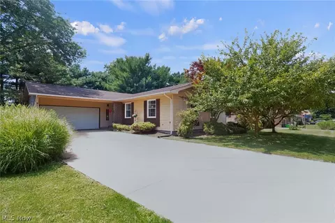 910 Marilyn Dr, Wooster, OH 44691