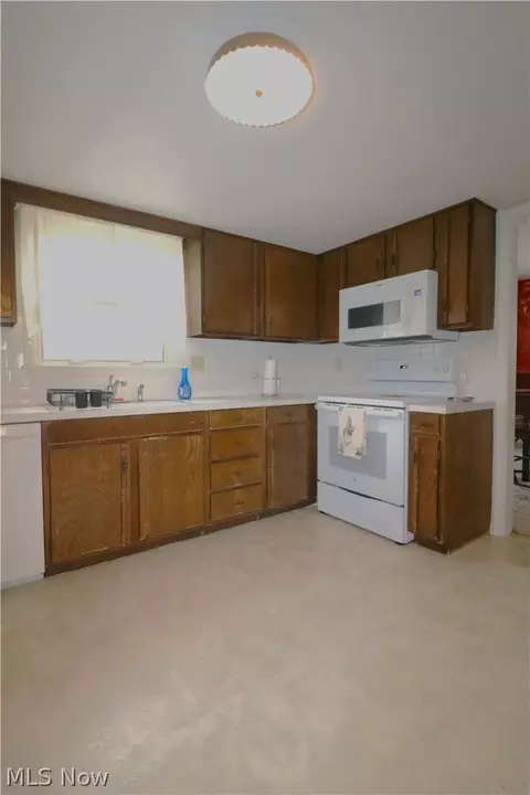Kitchen - 2860 State Route 103 E, Willard, OH 44890 photo 2 of 2