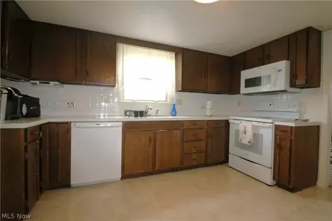 Kitchen - 2860 State Route 103 E, Willard, OH 44890 photo 1 of 2