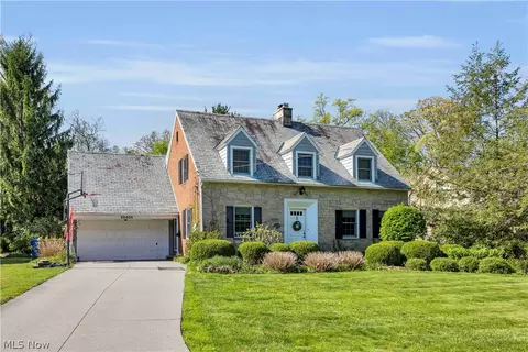 28405 Lincoln Rd, Bay Village, OH 44140