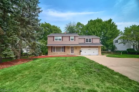 891 Brainard Rd, Highland Heights, OH 44143