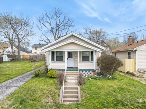 829 Indian Trl, Akron, OH 44314