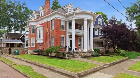 1103 Juliana St, Parkersburg, WV 26101