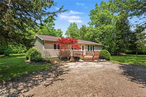 522 Monaghan Rd, Kelleys Island, OH 43438