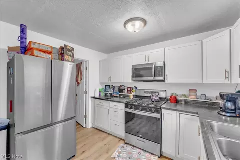 Kitchen - 1950 E 30th St, Lorain, OH 44055 photo 1 of 2